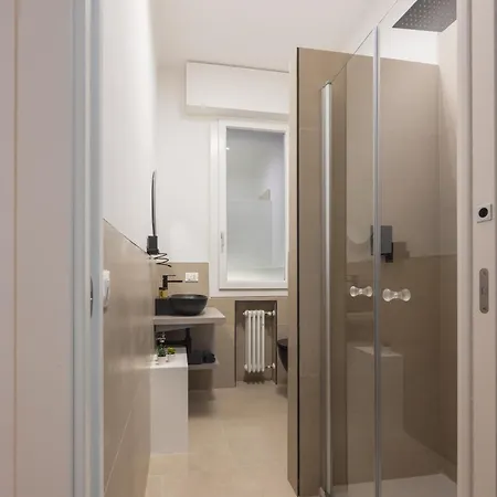 Luxury Station Πανσιόν Μπολόνια