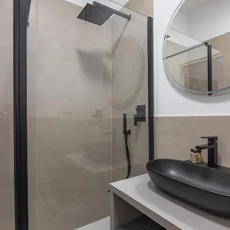 Luxury Station Πανσιόν