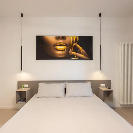 Luxury Station Πανσιόν Μπολόνια