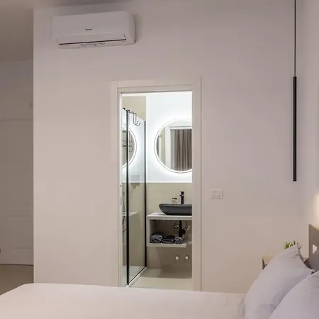 Luxury Station Πανσιόν